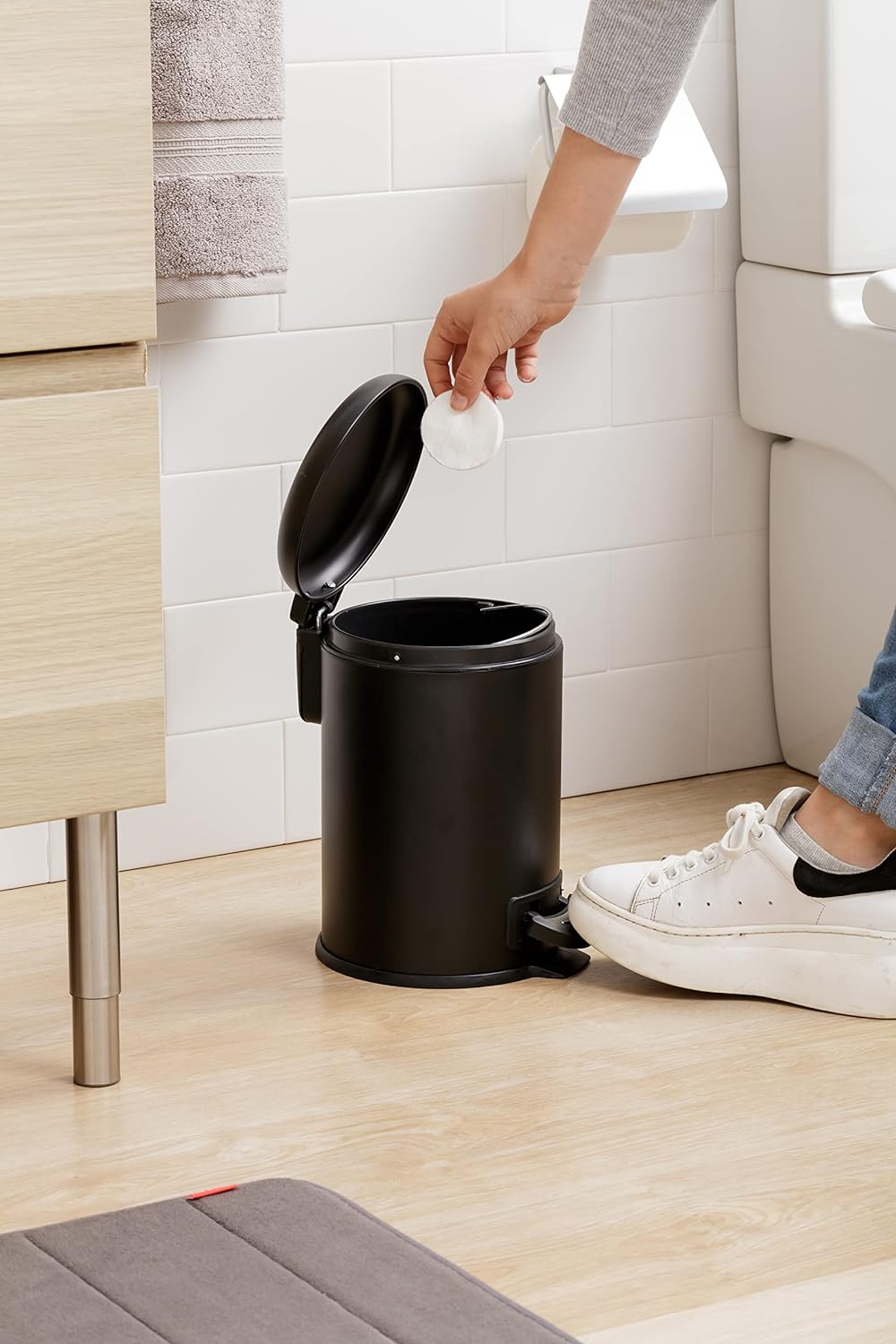 Poubelle salle de bain à pédale NOIR