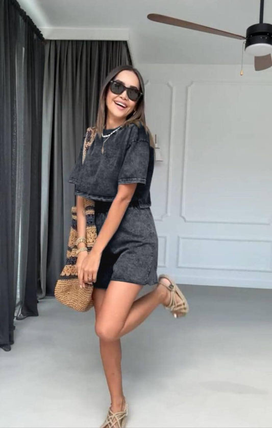 TENUE JEUNE FEMME ET FILLE